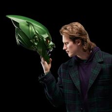 کلاه ویژه گرین گابلین در مقیاس 1:1 سری Marvel Legend, image 2