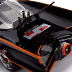 ماشین کلاسیک Batmobile و فیگورهای فلزی رابین و بتمن با مقیاس 1:18 به همراه افکت نوری, image 4