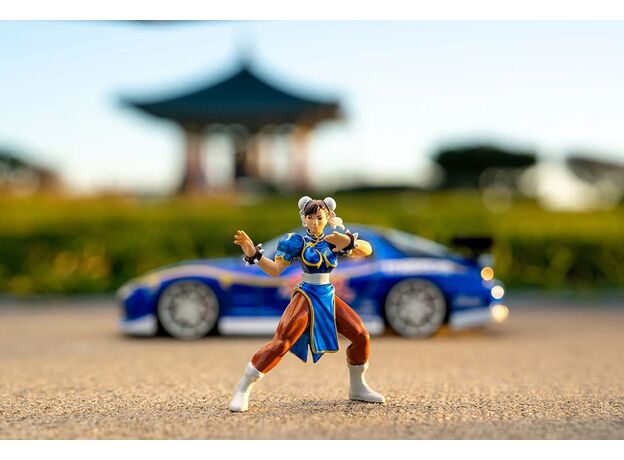 ماشین فلزی مزدا 1993 مدل RX-7 و فیگور فلزی Chun-Li با مقیاس 1:24, تنوع: 253255062-ChunLi, image 5