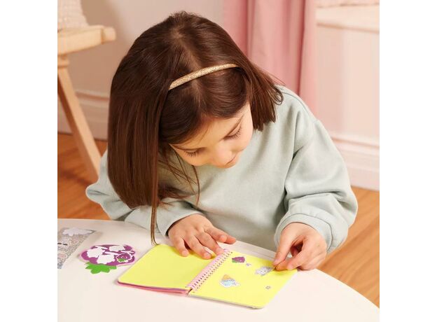 عروسک 46 سانتی OG مدل Finley همراه با اکسسوری و کتاب استیکر, image 4