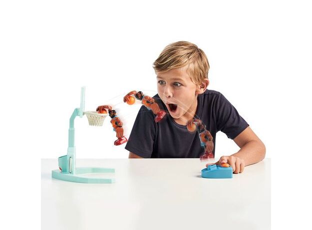 بازی بسکتبال شوت و دانک زدن همراه با لبران جیمز, image 4