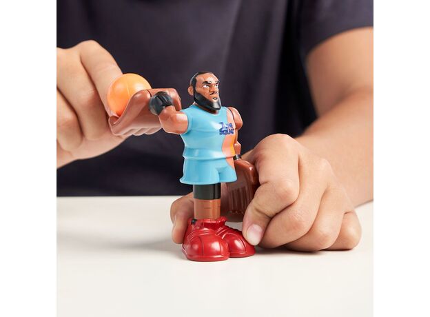 بازی بسکتبال شوت و دانک زدن همراه با لبران جیمز, image 5