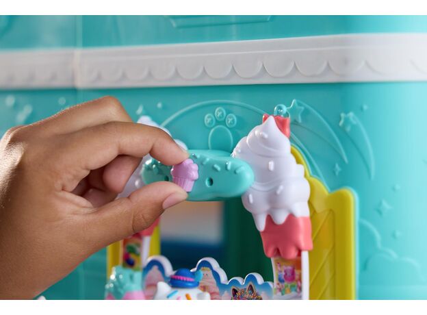 ست بازی بالکن خانه عروسکی گبی Gabby’s Dollhouse همراه با کیکی کت, image 4