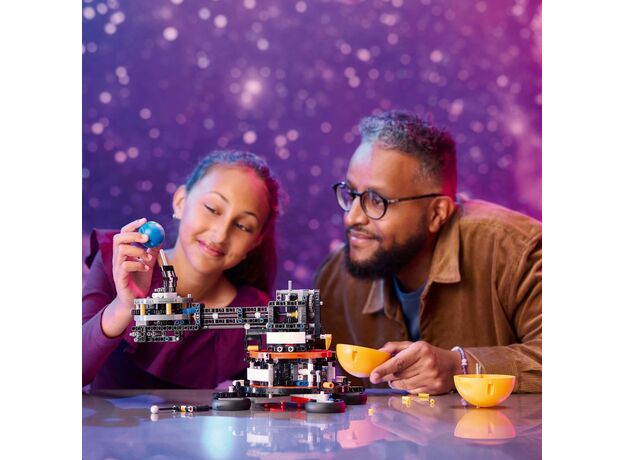 لگو تکنیک مدل سیاره زمین و ماه در مدار (42179), image 4