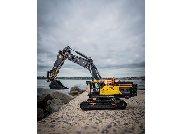 لگو تکنیک مدل بیل مکانیکی ولوو EC500 هیبریدی (42215), image 16