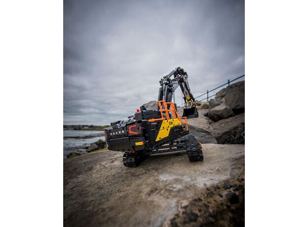 لگو تکنیک مدل بیل مکانیکی ولوو EC500 هیبریدی (42215), image 20