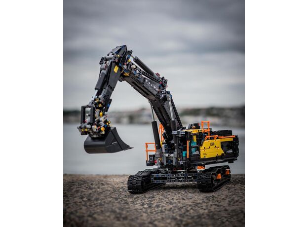 لگو تکنیک مدل بیل مکانیکی ولوو EC500 هیبریدی (42215), image 14