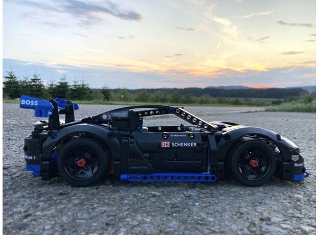 لگو تکنیک مدل ماشین مسابقه ‌ای پورشه GT4 e-Performance (42176), image 12