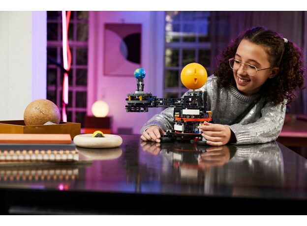 لگو تکنیک مدل سیاره زمین و ماه در مدار (42179), image 7