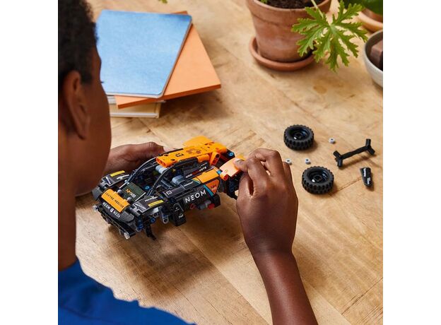 لگو تکنیک مدل ماشین مسابقه‌ای NEOM مک لارن Extreme E (42166), image 4