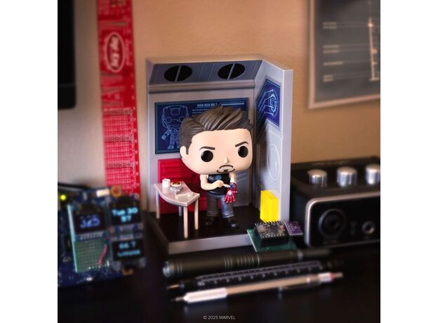 فیگور 9 سانتی فانکو پاپ نوکس تونی استارک در کارگاه, image 2