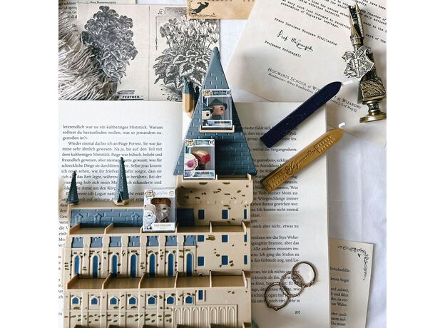 استند نگهدارنده فیگورهای بیتی پاپ مدل قلعه هاگوارتز به همراه  فیگور لونا و دامبلدور, image 3