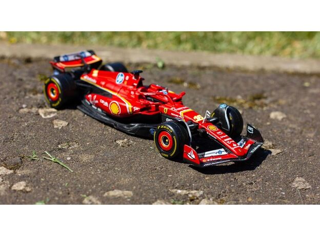 پک دوتایی ماشین های فلزی فرمول یک فراری SF-24 با مقیاس 1:43 Burago, تنوع: 18-36856-Ferrari, image 2
