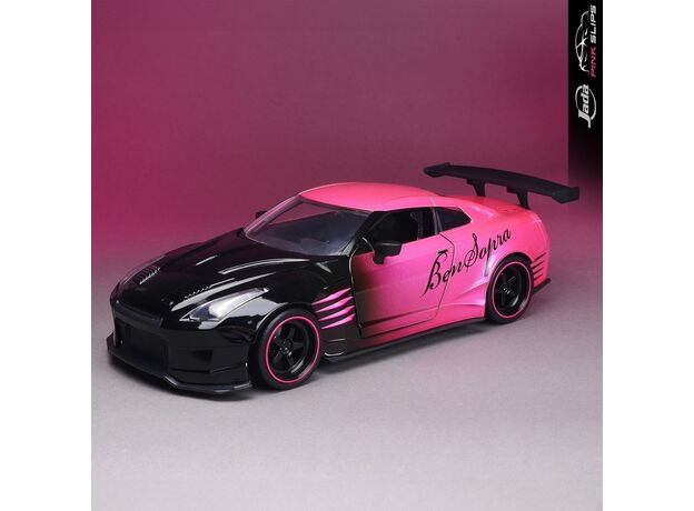 ماشین فلزی نیسان GTR R35 سری Pink Slips مدل صورتی و مشکی با مقیاس 1:24, image 2