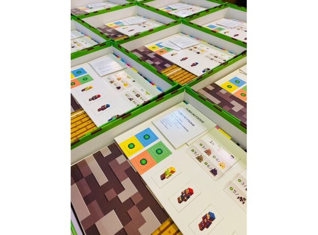 بردگیم ماینکرفت Builders and Biomes, image 3