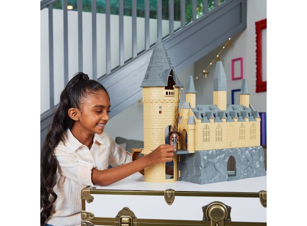 قلعه جادویی مدرسه‌ی هاگوارتز سری Magical Minis به همراه فیگور هرماینی, image 3